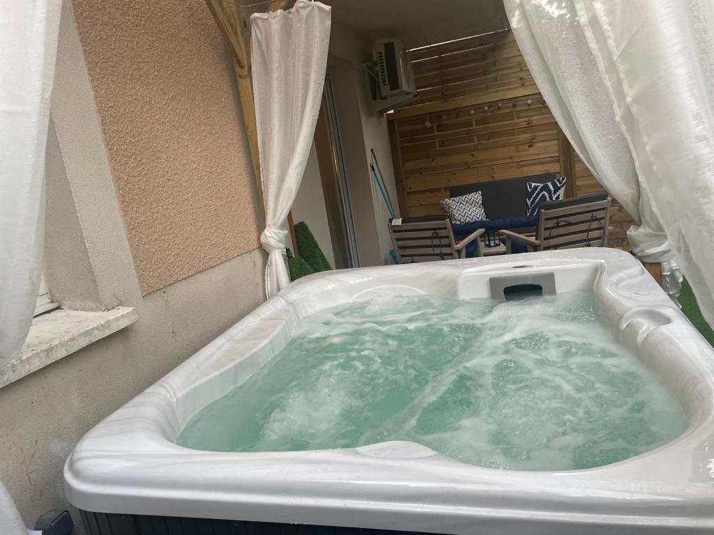 Suite Cosy&Jacuzzi Cenon Buitenkant foto